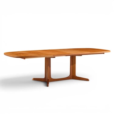 Gudme Møbelfabrik Mid Century Teak Expanding Dining Table with 2 Leaves - mcm 
