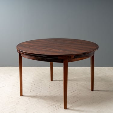 Dyrlund Round Rosewood Dining Table