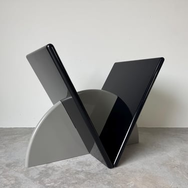1980’s Postmodern Geometric V-Form Sculptural Black Lacquered Wood Dining Table Base 