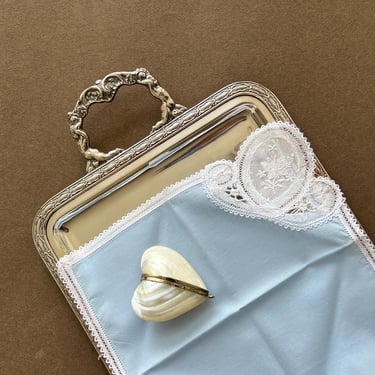 Rare Mother-of-Pearl Heart-Shaped Snuff Box Pendant: Spanish Keepsake / Pill Box 