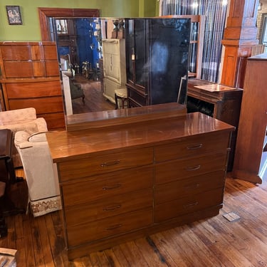 Lowboy Walnut Dresser 8 Drawer w Mirror