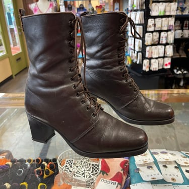 Brown Granny Boots Vintage 1990s High Heel Lace Up Brown Leather Ankle Boots Women's size 8 1/2 B 