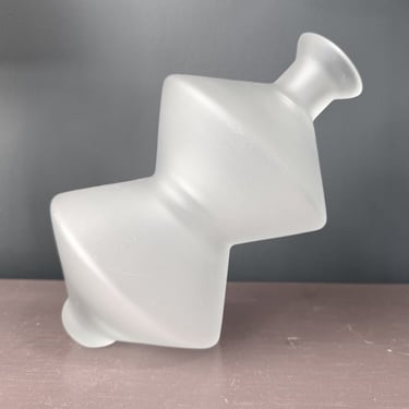 “Sputnik” wine decanter, designed by Vincent Poujardieu