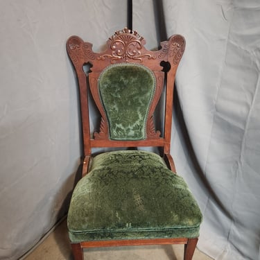 Pair of Victorian Green Velvet Chairs 19.75 x 38.5 x 20