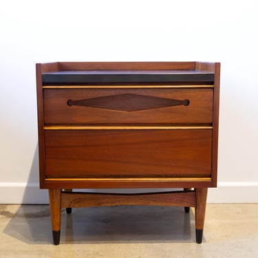 Vintage Nightstand, Walnut Bassett Denmark '65, Mid-Century Modern Nightstand, Vintage Furniture 