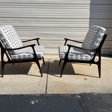 Pair (2) Danish Modern Style Lounge Chairs Serena by Bassett 