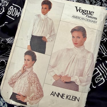 Vogue Vintage Sewing Pattern, 3 Styles Blouse, Statement Sleeves, FACTORY FOLDED with Instructions, Vogue 1057, American Designer 