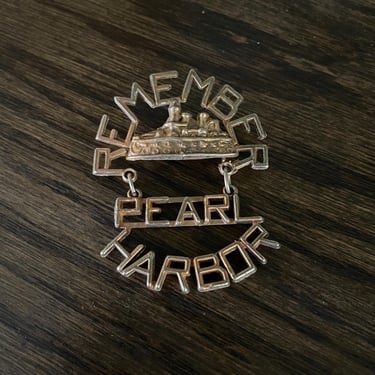 Vintage 1940s Remember Pearl Harbor Brooch | Button, Pin, War Memorabilia, Mid Century, Collectible 