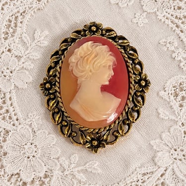 Vintage Ombre Cameo Brooch Pin, Gradient Pink Apricot Cameo, Ornate Gold Tone Filigree Frame, Victorian Edwardian Style Jewelry Gift 