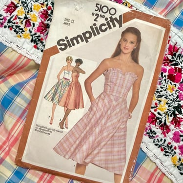 Vintage Sewing Pattern, Strapless Sun Dress, Halter, Fit and Flare, Simplicity 5100, Factory Folded with Instructions 