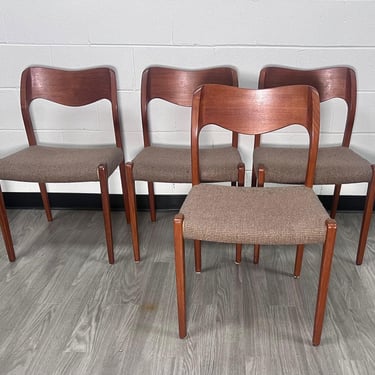 Set Of 4 Mid Century Modern Teak Dining Chairs By Niels Moller Model 71 