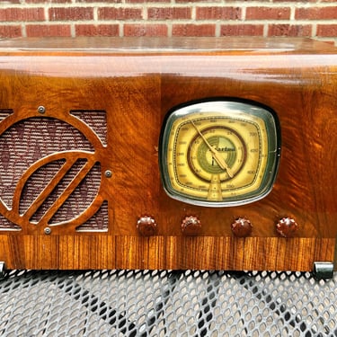 1937 Sparton AM/SW/MP3/Bluetooth Radio 