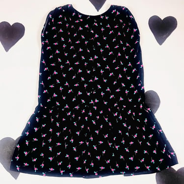 1980s floral print black drop waist dress 80s goth girly Lolita oversized ruched button back ruffle hem dolly sack dress /Plus Size 13 16 