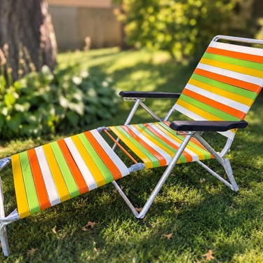Vintage Aluminum and Vinyl Strap Orange, Yellow, Green and White Folding Garden/Lawn Pool Patio Lounge Chair 