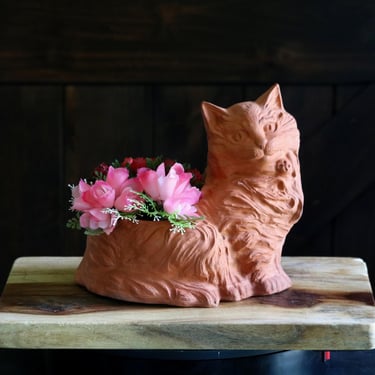 Large Vintage Terracotta Cat Planter, Retro Animal Plant Holder, Kitten Shaped Red Clay Plant Pot for Indoor-Outdoor Garden, Collector Gift 