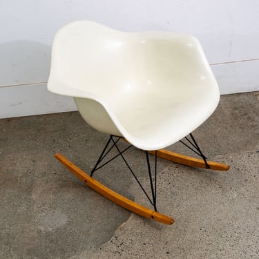 Mid Century Modern Lounge Chair Shell Eames Herman Miller White Rocker Arm Mcm