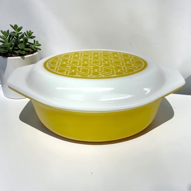 Vintage Pyrex Covered Casserole Retro 1970s Mid Century Modern + Wicker Pattern 043 + 1.5 Quart + Chartreuse + Oval + Ceramic + MCM Cookware 