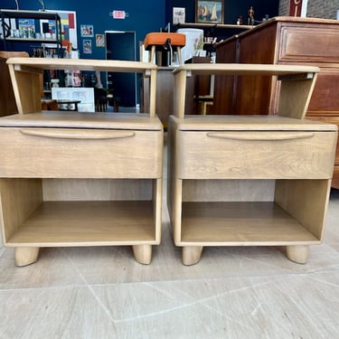 Pair of Heywood Wakefield ‘Encore’ Nightstands