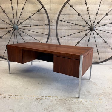 Mid-Century Modern Executive Desk Richard Schultz for Knoll International 