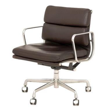 Charles and Ray Eames Soft Pad Management Chair