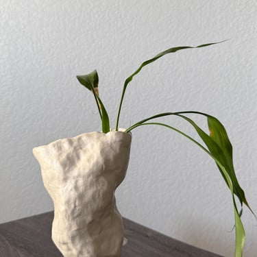 Contemporary Sculptural Vase | Feminine & Organic Flow | Zen Vibe Porcelain Vase | Handbuild HomeDecor 