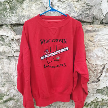 Vintage 1990's Wisconsin Badgers Graphic Embroidered Rose Bowl Sweatshirt / XL 