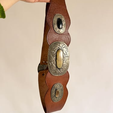 Vintage 1970s Leather Concho Belt / Western Bohemian Waist Belt / Engraved Silver Tone Hardware 