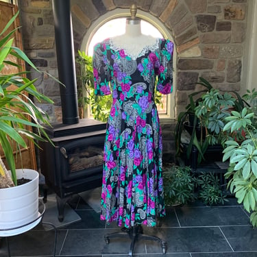 Vintage 1980s Black and Purple Floral Lace Collar Rayon Dress Betsy's Things, Vintage Eighties Nineties Shoulder Pad Office Dress 