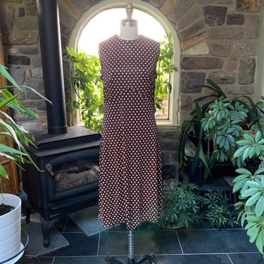Vintage 1970s Brown and Ivory Polka Dot Sleeveless Knit Dress 