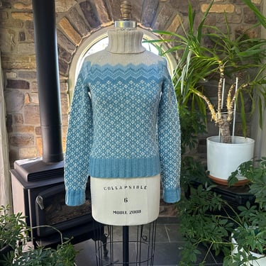 Vintage 1990s Blue and Ivory Fair Isle Wool Turtleneck Sweater American Eagle 