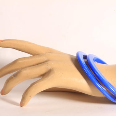 1980s Blue Costume Jewelry Plastic Thin Bangle Bracelet 