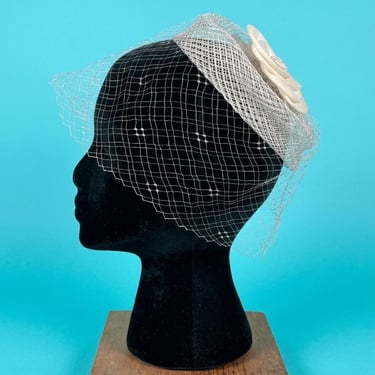 Vintage 1960s Bridal Pillbox Veil With Bow 