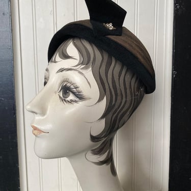 vintage 1950s black wool tilt hat, satin ribbon skull cap, 40s fashion, maisel 
