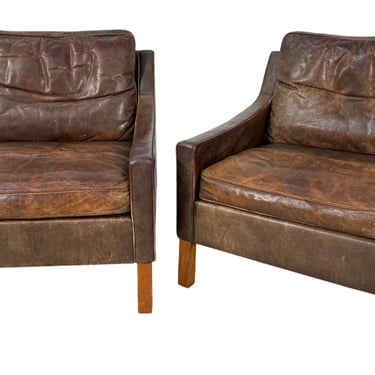 Pair of Italian Leather Lounge Chairs, 1970s