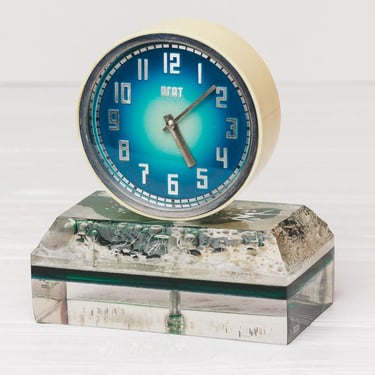 Vintage Soviet Mechanical Alarm Clock - 1970s Table Desk Clock 