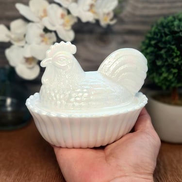 Pearl Carnival Glass Rooster Hen on Nest Chicken Candy Dish, Vintage Style Farmhouse Kitchen Decor, Depression Style Milk Glass, Jewelry Box 