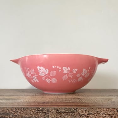Vintage Pyrex Pink Gooseberry 444 Cinderella Mixing Bowl 