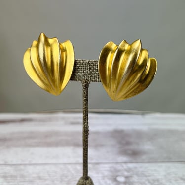 Vintage 1980s Clara Studio Statement earrings brushed gold tone large shell clip on button Costume Daily wear 