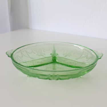 1930's Anchor Hocking Cameo Green Uranium Glass Divided Relish Dish 