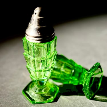 Antique Uranium Vaseline Glass Green Salt and Pepper Shaker - Tea Room Pattern, Indiana Glass Co Gift 