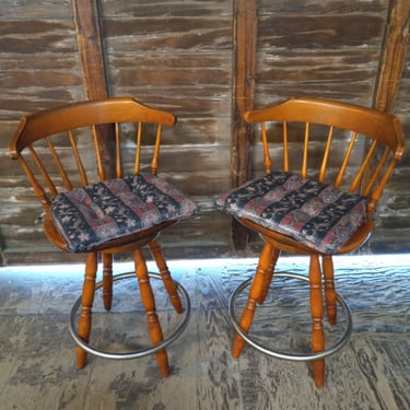 Pair of Captains Bar Chairs 21.25 x 36.5 x 17