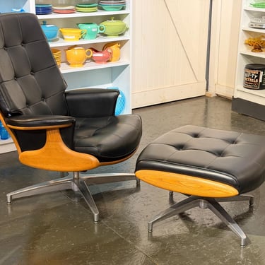 Heywood Wakefield Lounge Chair & Ottoman, Contemporary American Furniture line, C. 1963 - *Please ask for a shipping quote before you buy. 