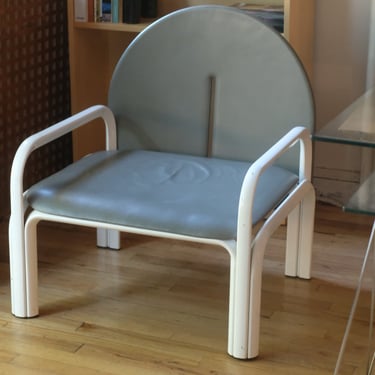 RENT: '54L' Lounge chair by Gae Aulenti for Knoll