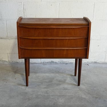 Vintage Danish Teak 3 Drawer Dresser Scandinavian Modern Bedside Table 
