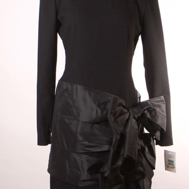1980s Black Long Sleeve Avant Garde Oversized Bow Formal Cocktail Dress by Bill Blass -L 