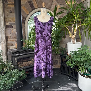 Vintage 1990s Purple Hawaiian Print Floral Midi Dress Looking Good 