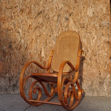 Vintage Thonet Style Bentwood Rocking Chair – Cane Seat and Back – Mid Century Curved Wood Rocker – Retro Bohemian Lounge Armchair 