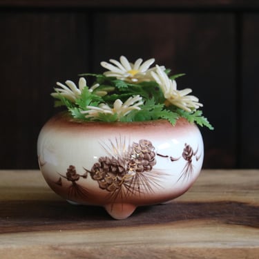 Vintage Rymes Ceramics Pinecone Planter, Retro Indoor Plant Holder, Squat Round Plant Pot on 3 Little Feet with Gold Trim, Cottagecore Charm 