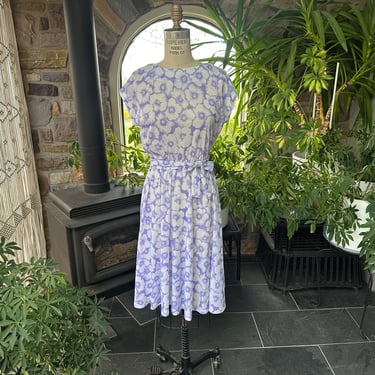Vintage 1980s Purple and White Floral Knit Belted Dress Marti Petites 