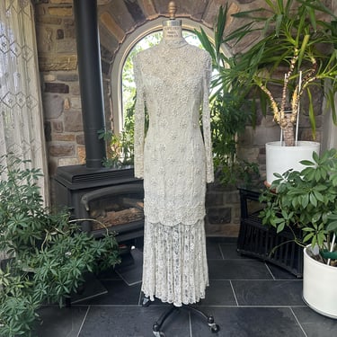 Vintage 1980s Judith Ann Creations White Lace Pearls Silver Sequin Formal Dress 